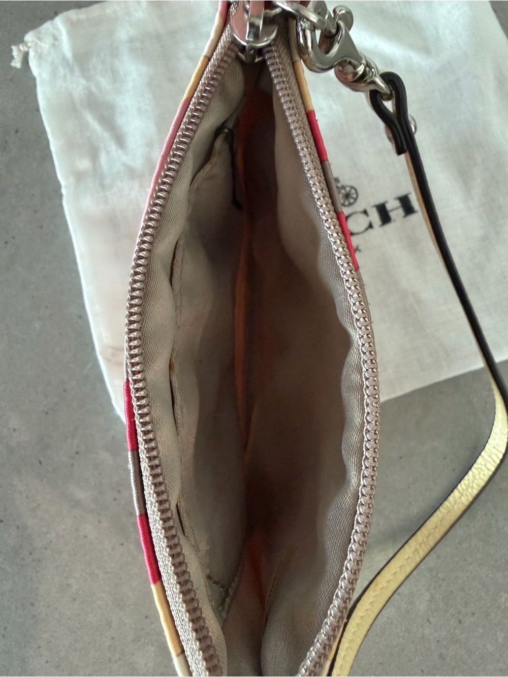 Coach Pink Multi Signature Pattern Wristlet Clutch with dust bag - Picture 4 of 7